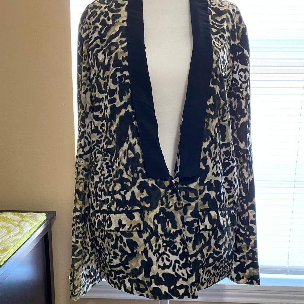 Silky Leopard Print Blazer